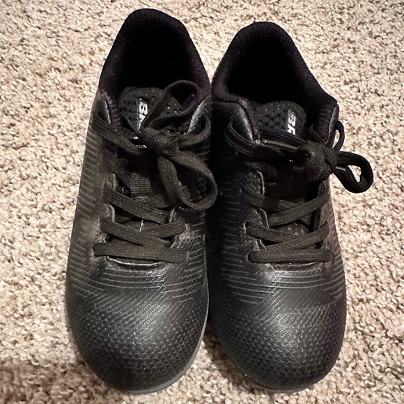Brava Soccer cleats size 10D - Picture 2 of 2